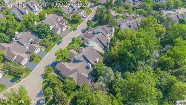 7112 Winding Brook Court 30, West Bloomfield, MI 48322