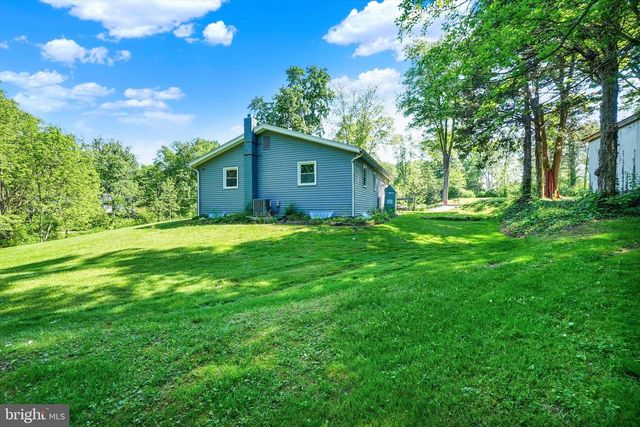 5801 N SALEM CHURCH RD, Dover, PA 17315