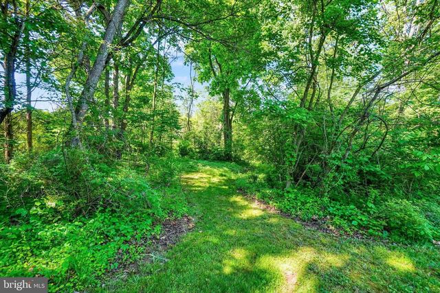 5801 N SALEM CHURCH RD, Dover, PA 17315