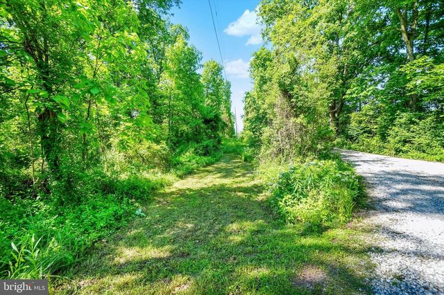5801 N SALEM CHURCH RD, Dover, PA 17315