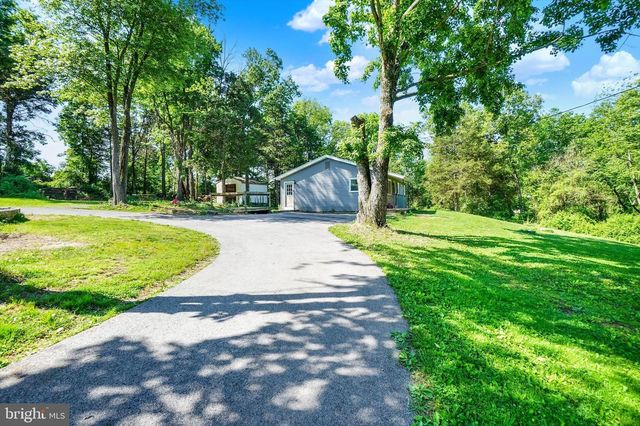 5801 N SALEM CHURCH RD, Dover, PA 17315