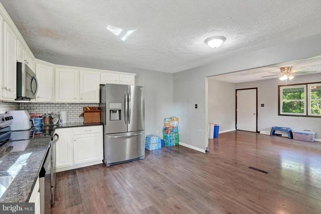 5801 N SALEM CHURCH RD, Dover, PA 17315