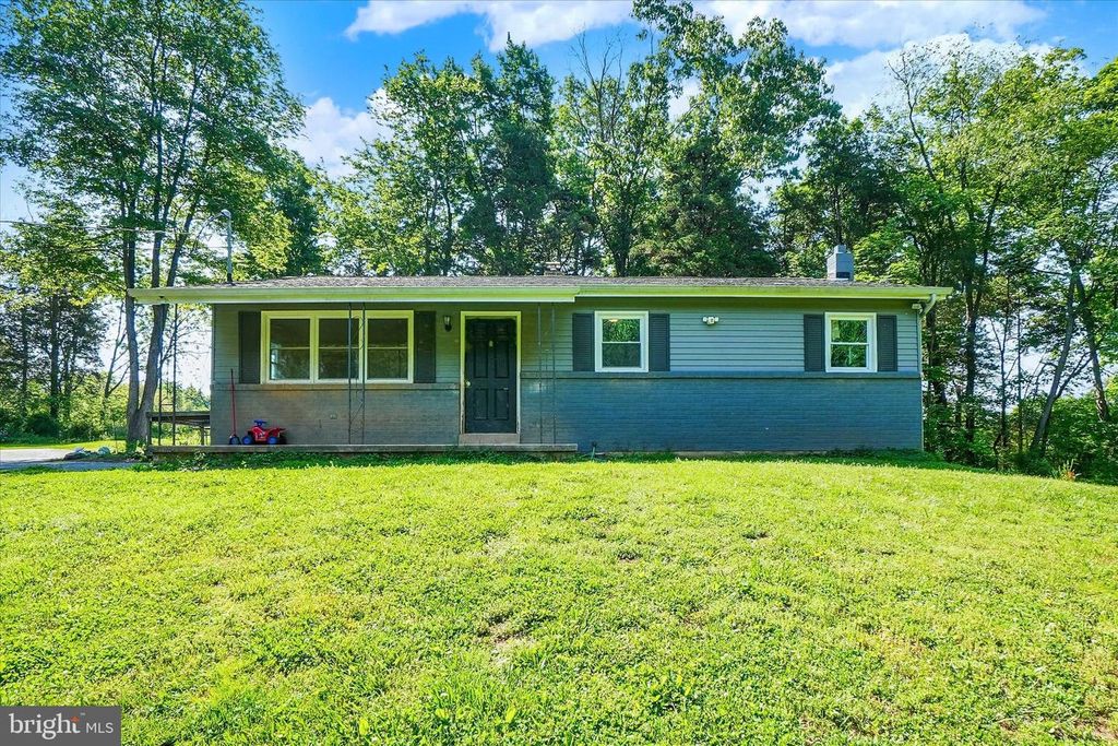 5801 N SALEM CHURCH RD, Dover, PA 17315