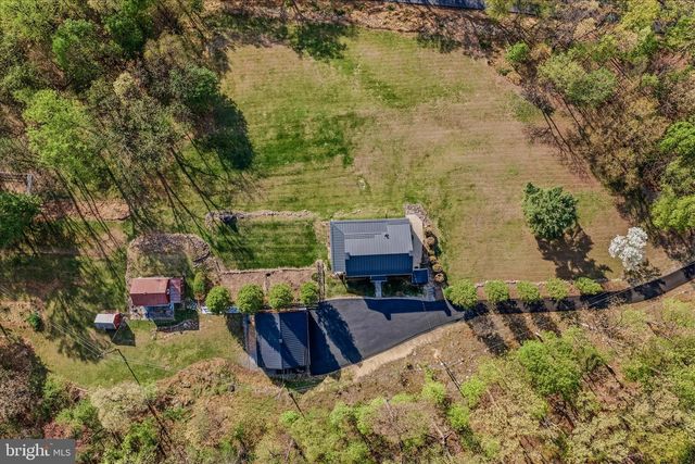 3877 DRY RUN RD, Hedgesville, WV 25427