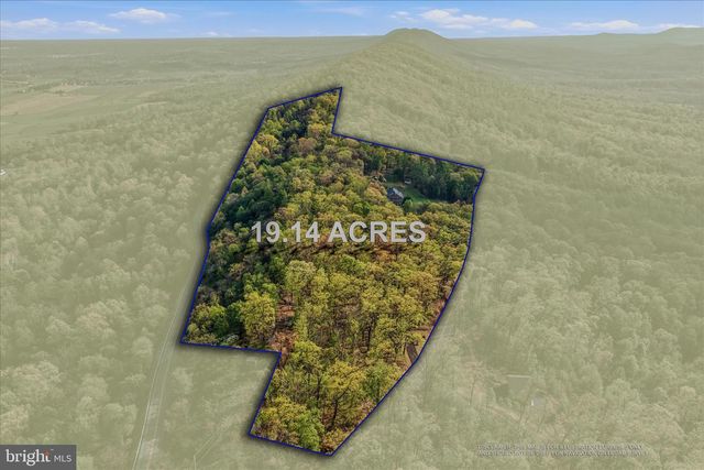 3877 DRY RUN RD, Hedgesville, WV 25427