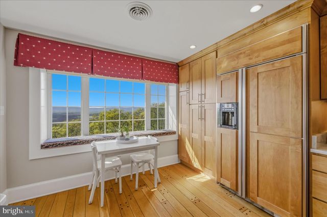 3877 DRY RUN RD, Hedgesville, WV 25427