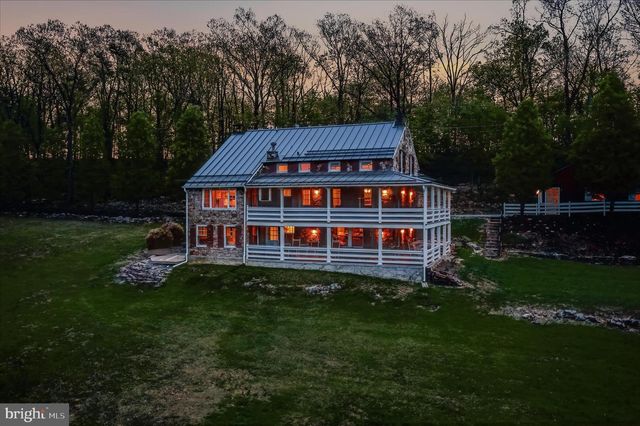 3877 DRY RUN RD, Hedgesville, WV 25427