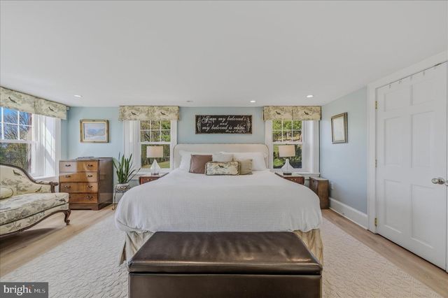 3877 DRY RUN RD, Hedgesville, WV 25427