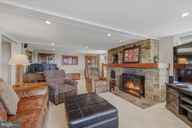3877 DRY RUN RD, Hedgesville, WV 25427