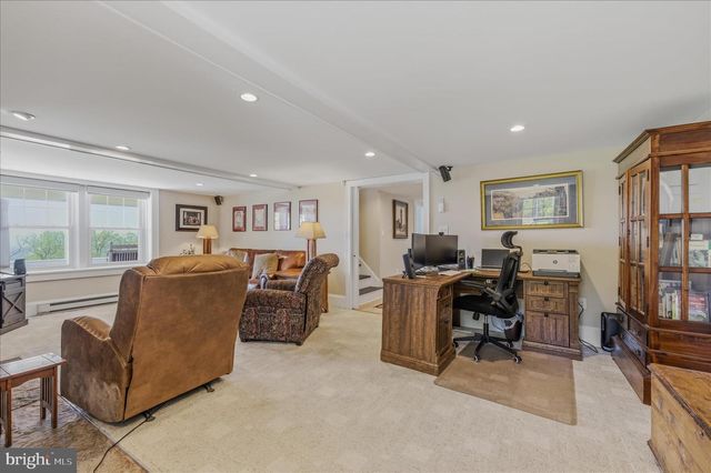3877 DRY RUN RD, Hedgesville, WV 25427