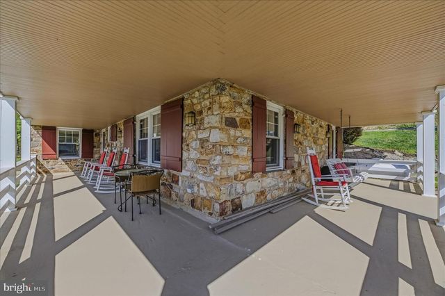 3877 DRY RUN RD, Hedgesville, WV 25427