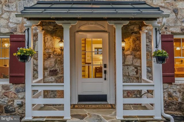 3877 DRY RUN RD, Hedgesville, WV 25427