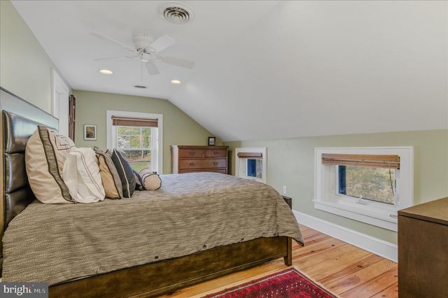 3877 DRY RUN RD, Hedgesville, WV 25427