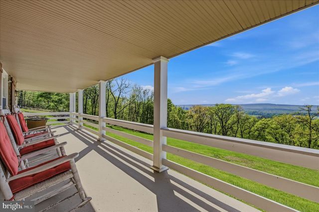 3877 DRY RUN RD, Hedgesville, WV 25427