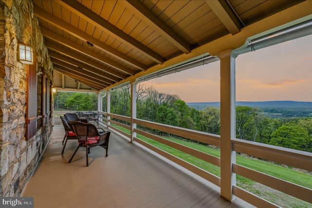 3877 DRY RUN RD, Hedgesville, WV 25427