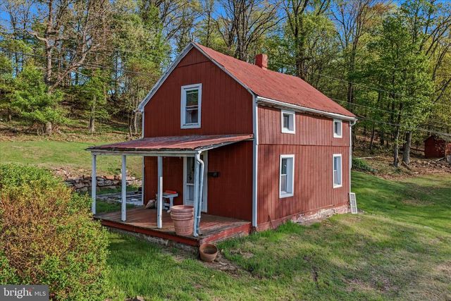 3877 DRY RUN RD, Hedgesville, WV 25427