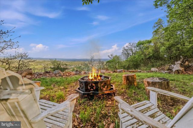 3877 DRY RUN RD, Hedgesville, WV 25427