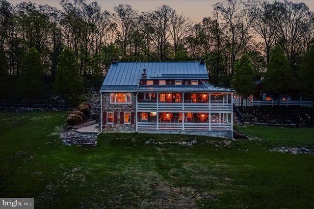 3877 DRY RUN RD, Hedgesville, WV 25427