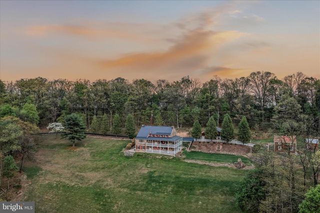 3877 DRY RUN RD, Hedgesville, WV 25427