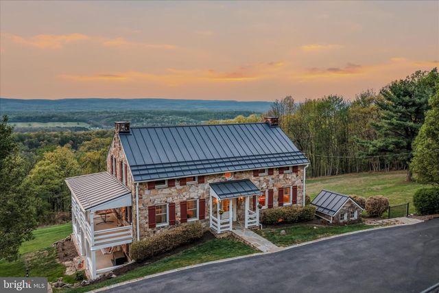 3877 DRY RUN RD, Hedgesville, WV 25427