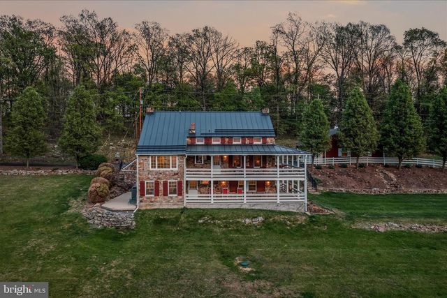 3877 DRY RUN RD, Hedgesville, WV 25427