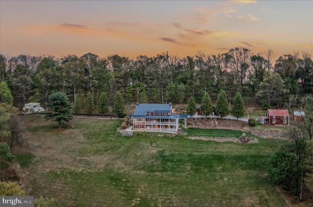 3877 DRY RUN RD, Hedgesville, WV 25427