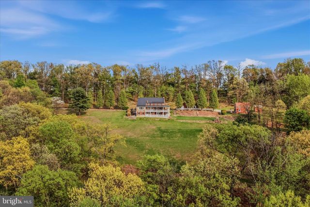 3877 DRY RUN RD, Hedgesville, WV 25427