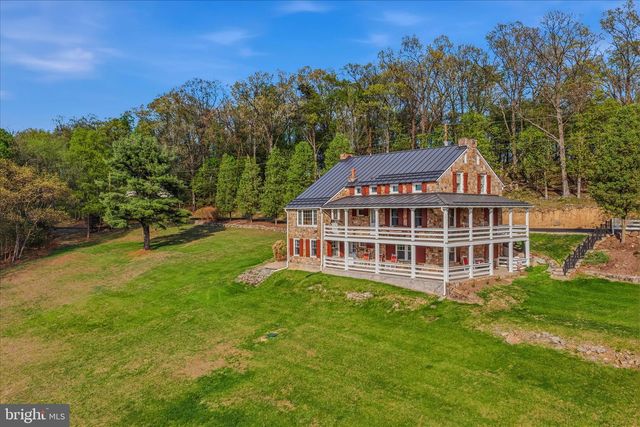 3877 DRY RUN RD, Hedgesville, WV 25427