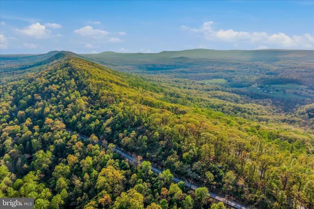 3877 DRY RUN RD, Hedgesville, WV 25427