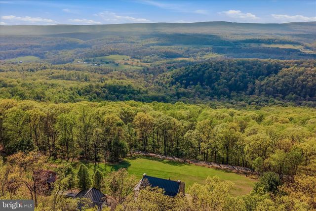 3877 DRY RUN RD, Hedgesville, WV 25427