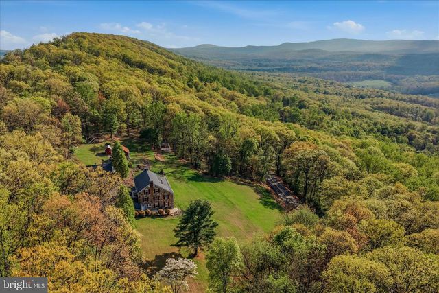 3877 DRY RUN RD, Hedgesville, WV 25427