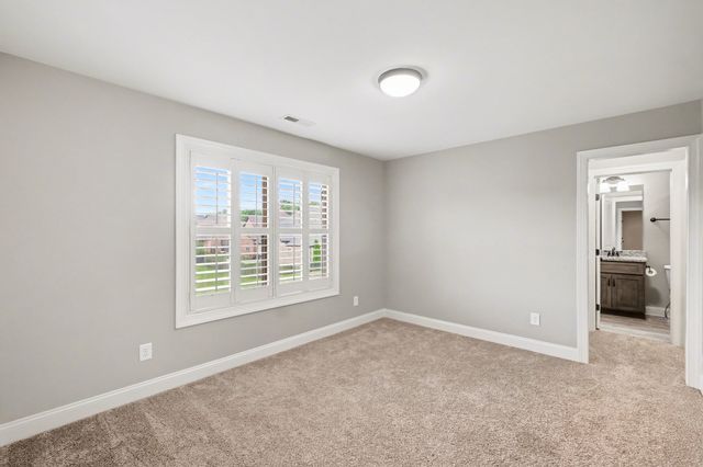 1030 Alpaca Dr, Spring Hill, TN 37174