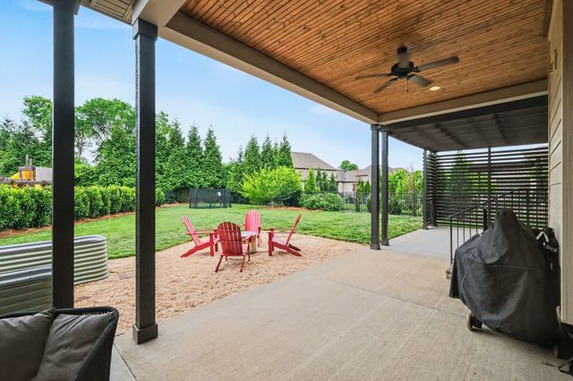 1030 Alpaca Dr, Spring Hill, TN 37174