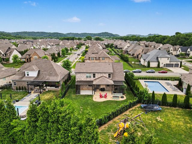 1030 Alpaca Dr, Spring Hill, TN 37174