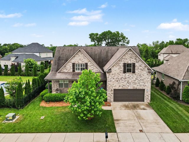 1030 Alpaca Dr, Spring Hill, TN 37174
