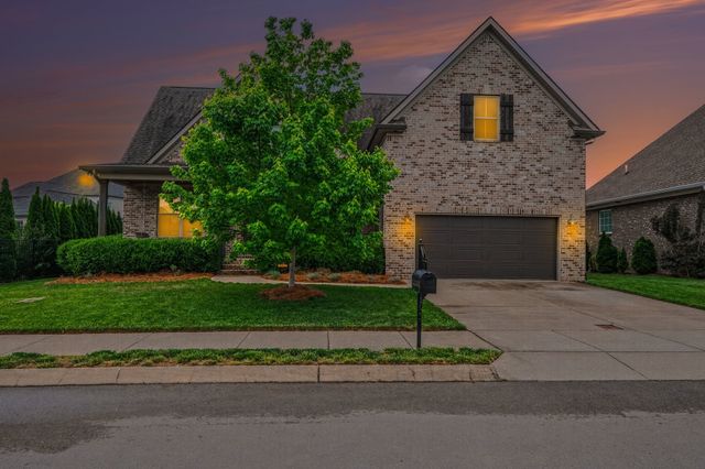 1030 Alpaca Dr, Spring Hill, TN 37174