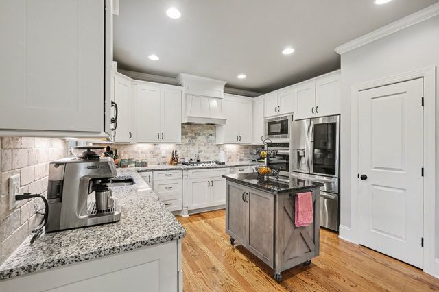 1030 Alpaca Dr, Spring Hill, TN 37174