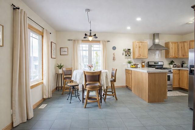 7842 Blazer Avenue, Justice, IL 60458