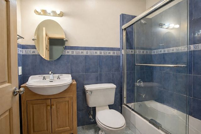 7842 Blazer Avenue, Justice, IL 60458