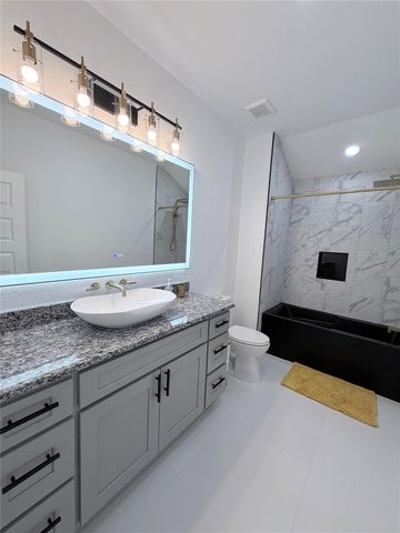 2823 Woodcreek Meadows Lane, Houston, TX 77073