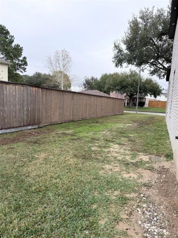 2823 Woodcreek Meadows Lane, Houston, TX 77073