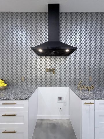 2823 Woodcreek Meadows Lane, Houston, TX 77073