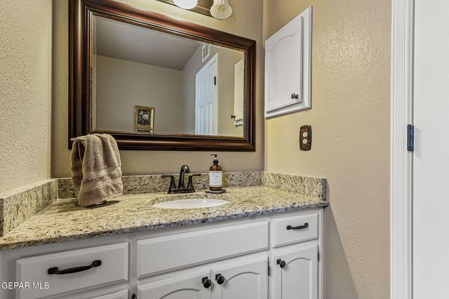 5917 Via Norte Lane, El Paso, TX 79912