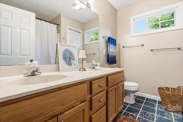 714 River Bend Drive, Mars Hill, NC 28754