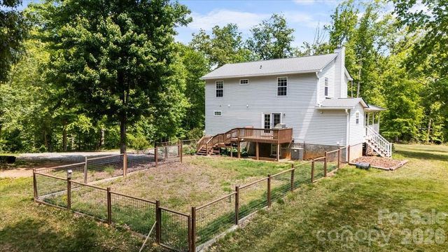 714 River Bend Drive, Mars Hill, NC 28754