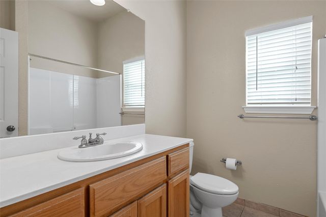 704 Fieldstone Drive, Hewitt, TX 76643