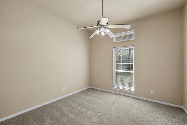 704 Fieldstone Drive, Hewitt, TX 76643