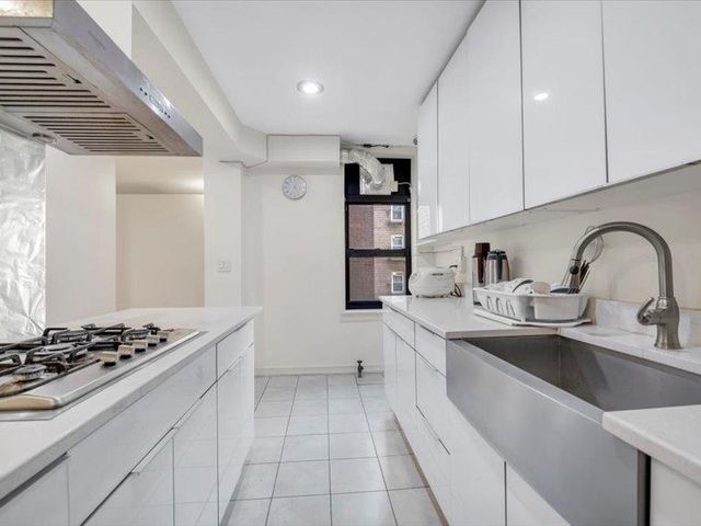 144-44 Sanford Ave 3H, Flushing, NY 11355