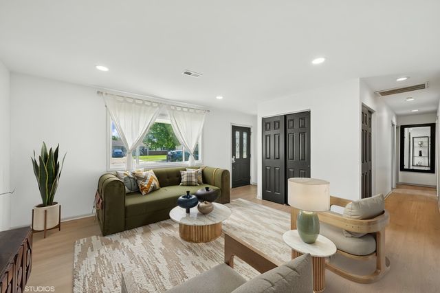 7018 ORCHARD Lane, Hanover Park, IL 60133