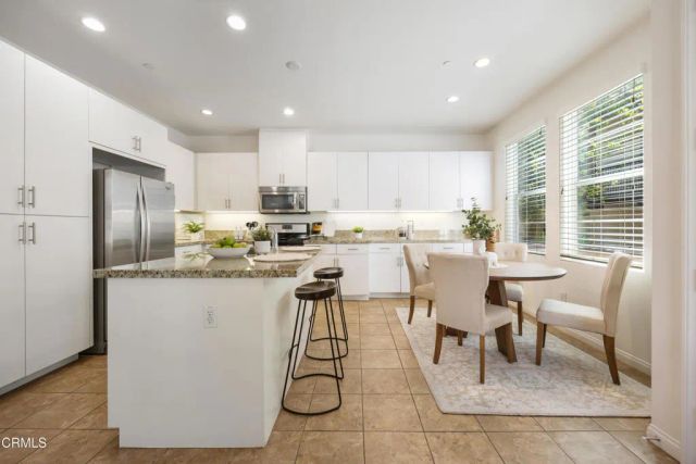 908 N Primrose Lane A, Azusa, CA 91702